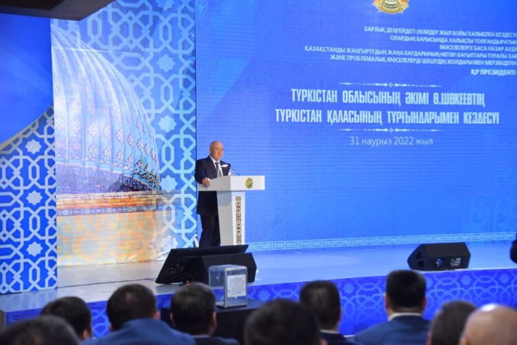 ӨМІРЗАҚ ШӨКЕЕВ ТҮРКІСТАНДЫҚТАРДЫ АЛАҢДАТҚАН МӘСЕЛЕЛЕРДІ ТЫҢДАДЫ