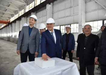 ТҮРКІСТАН: КЕНТАУҒА ГАЗ БЕРІЛІП, ТЕМІРБЕТОН ЗАУЫТЫ АШЫЛДЫ