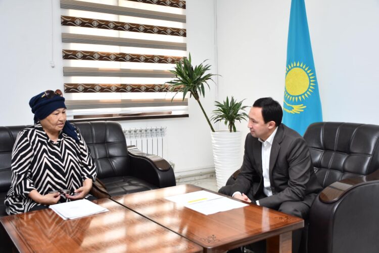 Ordabasy: Жеке қабылдауға келген азаматтарға көмек көрсетілуде