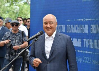 ӨМІРЗАҚ ШӨКЕЕВ: «МАҚТААРАЛДА ЖАҢА АУРУХАНА САЛЫНАДЫ»