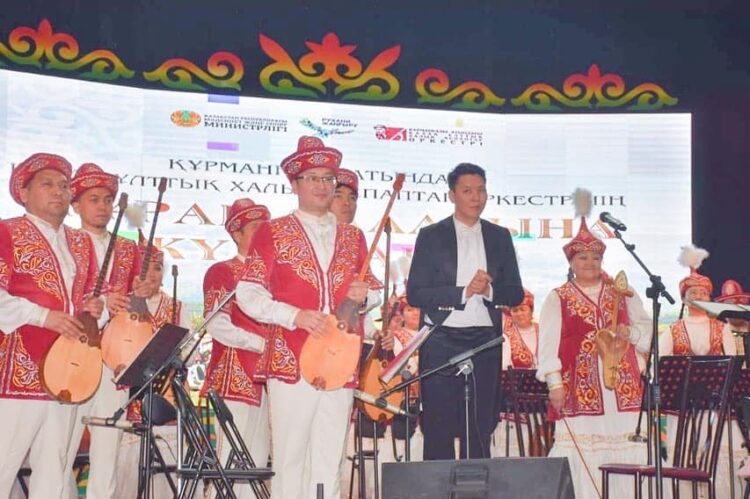 ТҮРКІСТАН: СОЗАҚТА ҚҰРМАНҒАЗЫ АТЫНДАҒЫ ҚАЗАҚ ҰЛТТЫҚ ХАЛЫҚ АСПАПТАР ОРКЕСТРІНІҢ КОНЦЕРТ ӨТТІ