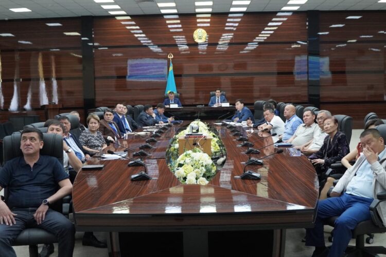 БАЗАРЛАРДЫ МОДЕРНИЗАЦИЯДАН ӨТКІЗУ МӘСЕЛЕСІ ҚАРАЛДЫ