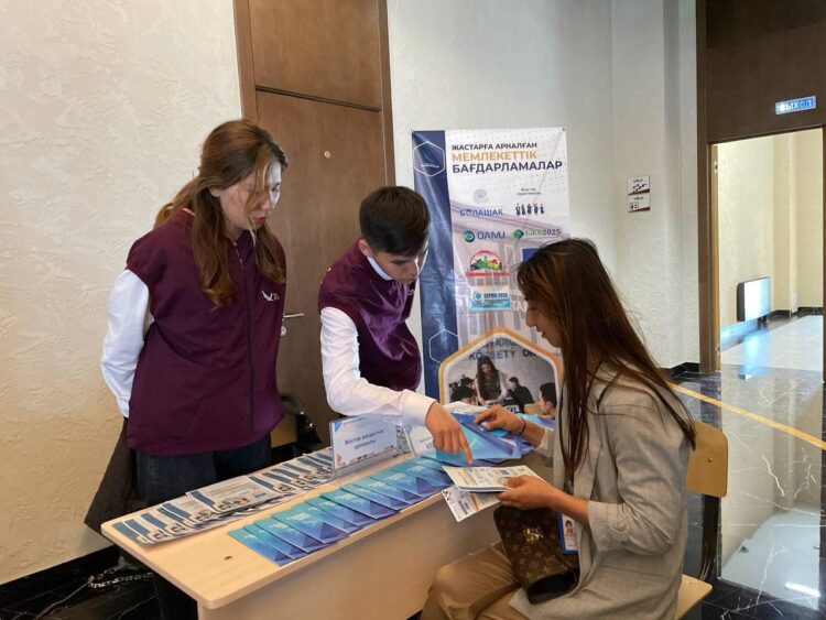 ТҮРКІСТАНДА БОС ЖҰМЫС ОРЫНДАРЫ ЖӘРМЕҢКЕСІ ӨТТІ