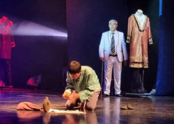 ТҮРКІСТАН: ЖЕТІСАЙ ДРАМА ТЕАТРЫНДА ЖАҢА ТУЫНДЫНЫҢ ТҰСАУЫ КЕСІЛДІ