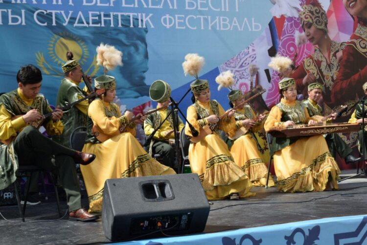 ТҮРКІСТАНДА ТУРИЗМ САЛАСЫ МАМАНДАРЫН ДАЯРЛАЙТЫН ОҚУ ОРДАСЫНДА ФЕСТИВАЛЬ ӨТТІ