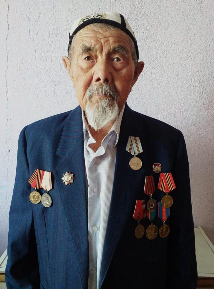 ТҮРКІСТАН: ТӨЛЕБИ АУДАНЫНДА ЕКІНШІ ДҮНИЕЖҮЗІЛІК СОҒЫСЫНЫҢ 2 АРДАГЕРІ ТҰРАДЫ