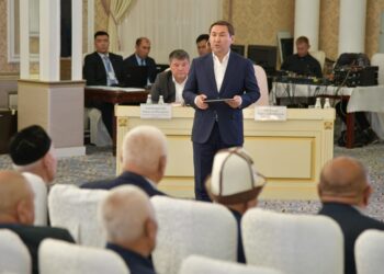 М.ӘЙТЕНОВ ЕҢБЕКШІ АУДАНЫ ТҰРҒЫНДАРЫМЕН КЕЗДЕСТІ