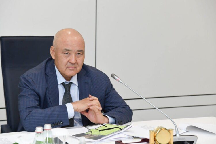 ӨМІРЗАҚ ШӨКЕЕВ: «ЭКОЛОГИЯЛЫҚ АПАТТЫҢ АЛДЫН АЛУ КЕРЕК»