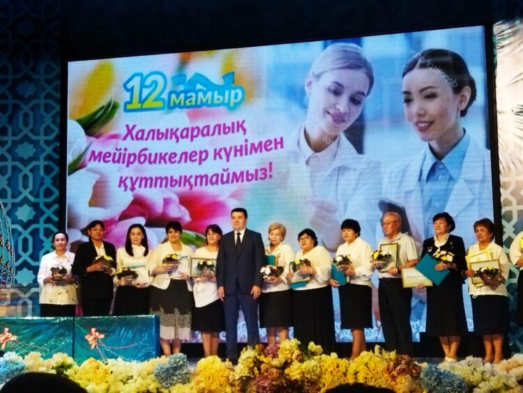 ТҮРКІСТАНДА МЕЙІРБИКЕЛЕРГЕ ҚҰРМЕТ КӨРСЕТІЛДІ