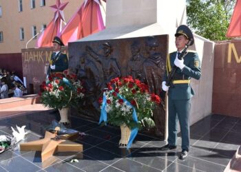 ТҮРКІСТАН ОБЛЫСЫНДА СОҒЫСТЫҢ 22 АРДАГЕРІНЕ БІР МИЛЛИОН ТЕҢГЕДЕН БЕРІЛДІ