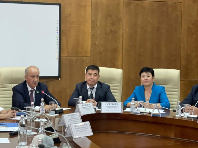 ТҮРКІСТАН: ЭТНОМӘДЕНИ БІРЛЕСТІКТЕР ӨКІЛДЕРІ ПРЕЗИДЕНТТІҢ РЕФЕРЕНДУМ ӨТКІЗУ ТУРАЛЫ ШЕШІМІНЕ ҚОЛДАУ БІЛДІРДІ