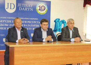 МӘЖІЛІС ДЕПУТАТТАРЫ ТҮРКІСТАН ӨҢІРІНДЕ РЕФЕРЕНДУМ БОЙЫНША НАСИХАТ ЖҰМЫСТАРЫН ЖҮРГІЗІП ЖАТЫР