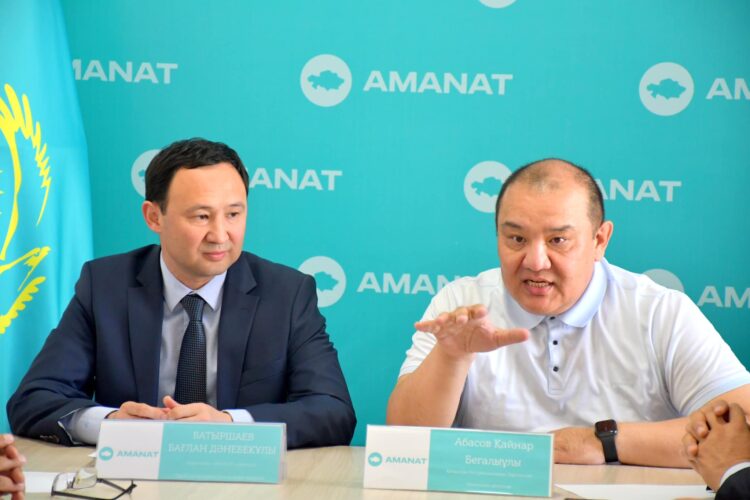 Ordabasy: Мәжіліс депутаты конституциялық реформаларды түсіндіру  бойынша кездесу өткізді