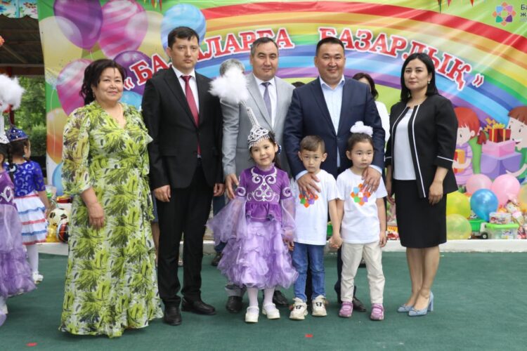 ТҮРКІСТАН: ТҮЛКІБАСТА БАЛАБАҚШАЛАР АРАСЫНДА ҚАЙЫРЫМДЫЛЫҚ ЭСТАФЕТАСЫ ЖАЛҒАСЫП ЖАТЫР