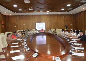 ТҮРКІСТАН: ҚХА ЖАНЫНДАҒЫ АНАЛАР КЕҢЕСІНІҢ МҮШЕЛЕРІ РЕФЕРЕНДУМДЫ ҚОЛДАДЫ