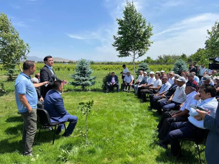 РЕФЕРЕНДУМ:  ТҮРКІСТАНДА ҮЛГІСІ БӨЛЕК ҮГІТ-НАСИХАТ ЖҮРІП ЖАТЫР