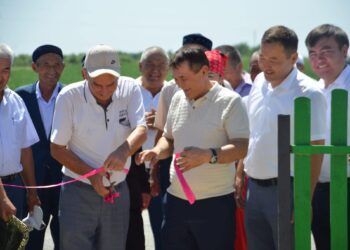 ТҮРКІСТАН: ЖЕТІСАЙЛЫҚ КӘСІПКЕР ҚОС ОТБАСЫҒА БАСПАНА СЫЙЛАДЫ