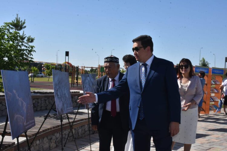 ТҮРКІСТАН: ҚР РӘМІЗДЕРІНІҢ 30 ЖЫЛДЫҒЫНА ОРАЙ САЛТАНАТТЫ ШАРА ӨТТІ