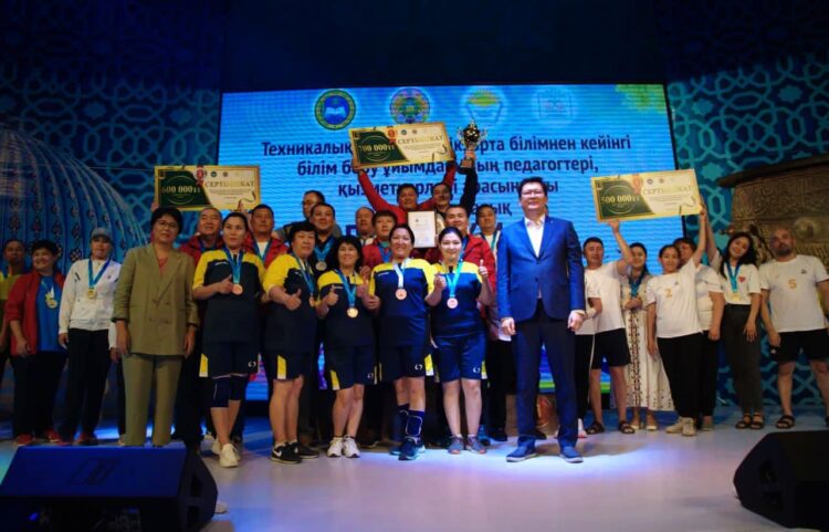 ТҮРКІСТАН ОБЛЫСЫНЫҢ ҰСТАЗДАРЫ ТОП ЖАРДЫ