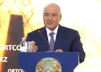 ӨМІРЗАҚ ШӨКЕЕВ БАҚ ӨКІЛДЕРІНІҢ СҰРАҚТАРЫНА ЖАУАП БЕРДІ