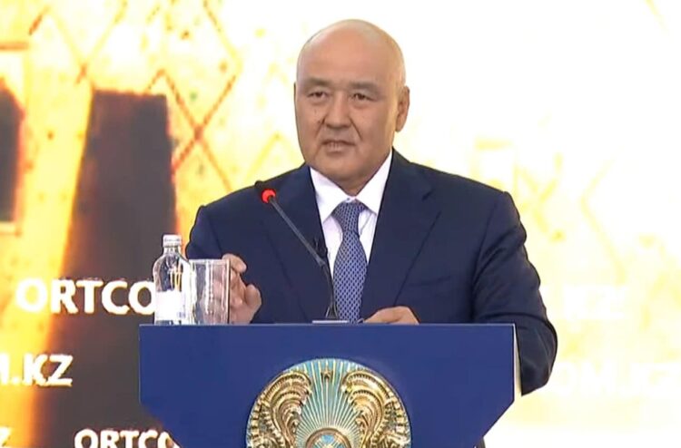 ӨМІРЗАҚ ШӨКЕЕВ БАҚ ӨКІЛДЕРІНІҢ СҰРАҚТАРЫНА ЖАУАП БЕРДІ