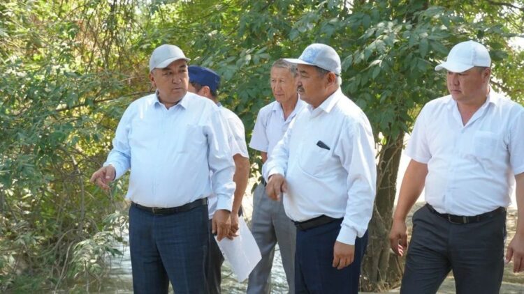 ЫНТЫМАҚ АУЫЛЫНДАҒЫ АҒЫН СУ МӘСЕЛЕСІ ШЕШІМІН ТАБАДЫ