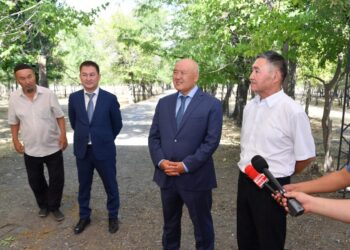 ТҮКІСТАН: КЕНТАУ ҚАЛАСЫНДАҒЫ ТƏЛІМБАҚТЫ ҚАЛПЫНА КЕЛТІРУ МӘСЕЛЕСІ НАЗАРҒА АЛЫНДЫ