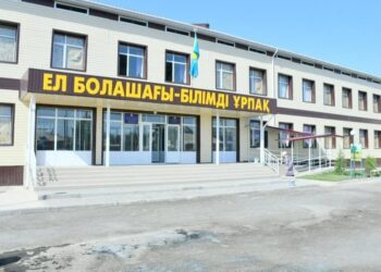 Ordabasy: Аудан әкімі Қажымұқан мектебінің жаңа оқу жылына дайындығын пысықтады