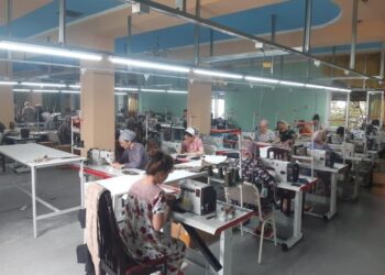 ТУРКЕСТАН: НОВАЯ ШВЕЙНАЯ МАСТЕРСКАЯ В САЙРАМЕ ПОЛУЧИЛА ЗАКАЗ НА ПОШИВ ВОЕННОЙ ОДЕЖДЫ В КОЛИЧЕСТВЕ 28 ТЫСЯЧ ЭКЗЕМПЛЯРОВ