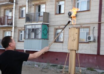 ТҮРКІСТАН:  КЕНТАУДА АЛҒАШҚЫ КӨПҚАБАТТЫ ҮЙЛЕР ГАЗҒА ҚОСЫЛДЫ