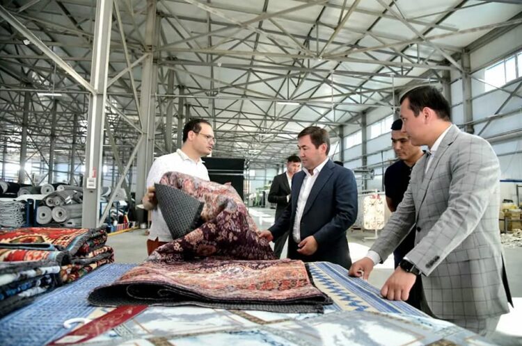 ШЫМКЕНТТЕ «ПРИНТ» КІЛЕМШЕЛЕР ШЫҒАРЫЛУДА