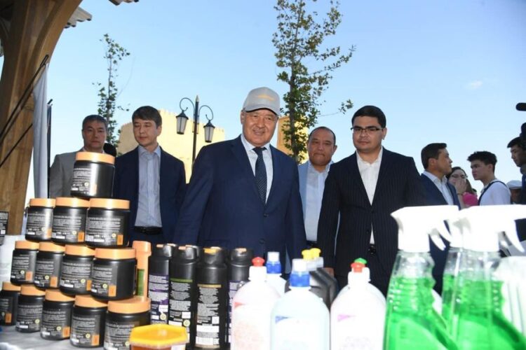 ЛУЧШИХ ТОВАРОПРОИЗВОДИТЕЛЕЙ ВЫБРАЛИ В ТУРКЕСТАНСКОЙ ОБЛАСТИ