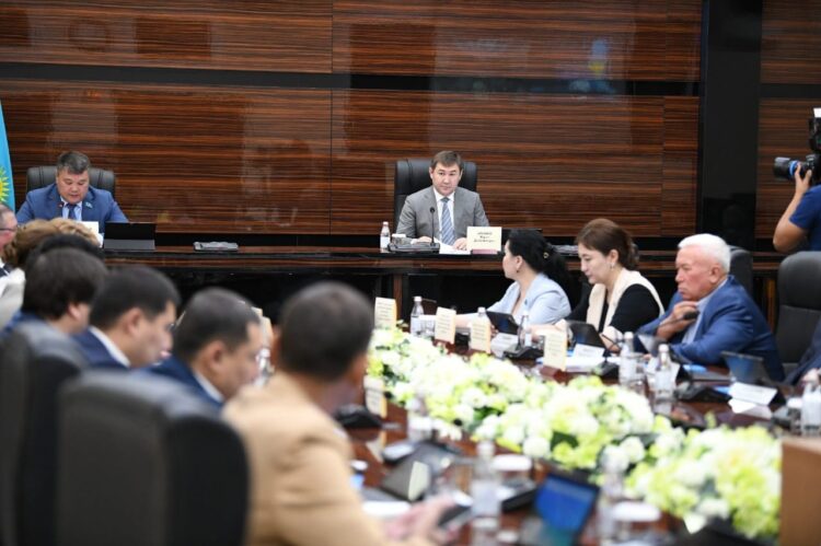 МӘСЛИХАТТЫҢ КЕЗЕКТІ СЕССИЯСЫ ӨТТІ