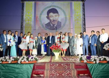 ТҮРКІСТАН: ОТЫРАРДА ШӘМШІ ҚАЛДАЯҚОВТЫ ЕСКЕ АЛУҒА АРНАЛҒАН КОНЦЕРТ ӨТТІ