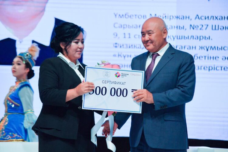 ТАМЫЗ КЕҢЕСІ: ТҮРКІСТАН ОБЛЫСЫНЫҢ 11 БІЛІМ ҰЯСЫ – РЕСПУБЛИКАДАҒЫ 100 ҮЗДІК МЕКТЕПТІҢ ҚАТАРЫНДА