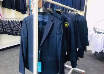 ТҮРКІСТАН: «АЛТЫН АДАМ» ТІГІН ФАБРИКАСЫ БІРЫҢҒАЙ МЕКТЕП ФОРМАСЫН ШЫҒАРЫП ЖАТЫР