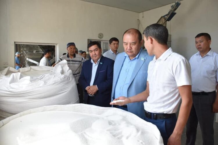 ТҮРКІСТАН: МӘЖІЛІС ДЕПУТАТЫ СОЗАҚТЫҚТАРМЕН КЕЗДЕСТІ