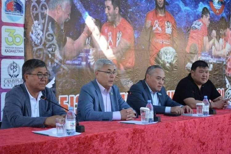 МӘЖІЛІС ДЕПУТАТТАРЫНЫҢ ТҮРКІСТАН ӨҢІРІНДЕГІ САПАРЫ ЖАЛҒАСЫП ЖАТЫР