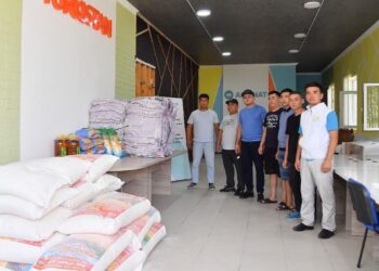 ТҮРКІСТАНДЫҚТАР ҚОСТАНАЙҒА ГУМАНИТАРЛЫҚ КӨМЕК ЖОЛДАУДА БЕЛСЕНДІЛІК ТАНЫТЫП ЖАТЫР