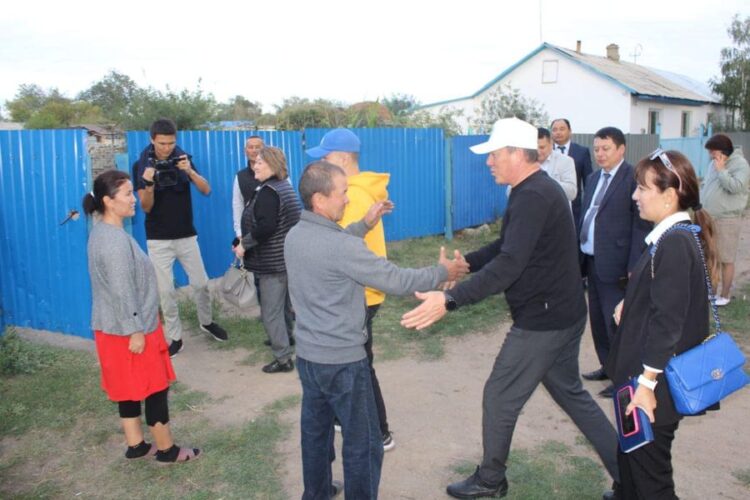 БЫЛТЫР ТҮРКІСТАН ОБЛЫСЫНАН ТЕРІСКЕЙГЕ «ЕҢБЕК» БАҒДАРЛАМАСЫМЕН МЫҢҒА ЖУЫҚ ОТБАСЫ ҚОНЫС АУДАРҒАН