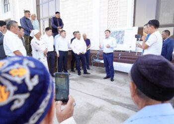 ҚАЛА ӘКІМІ КӨКБҰЛАҚ ЕЛДІМЕКЕНІ ТҰРҒЫНДАРЫМЕН КЕЗДЕСТІ