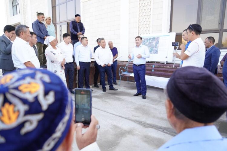 ҚАЛА ӘКІМІ КӨКБҰЛАҚ ЕЛДІМЕКЕНІ ТҰРҒЫНДАРЫМЕН КЕЗДЕСТІ