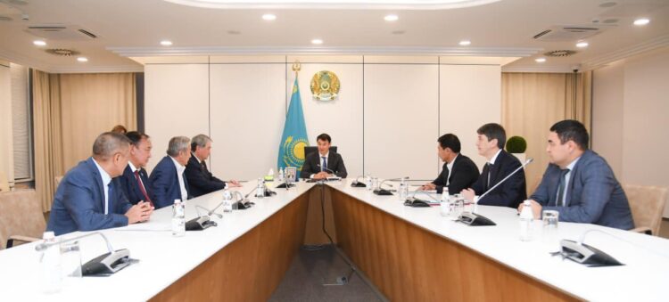 ТҮРКІСТАН ӨҢІРІНЕН ШЫҚҚАН ҚОС ҚАЙРАТКЕРГЕ ҚҰРМЕТ КӨРСЕТІЛДІ