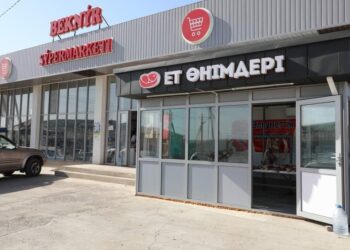 ТҮРКІСТАН: САРЫАҒАШТА ЕТ ӨНІМІН АРЗАН БАҒАДА САТАТЫН ЕКІНШІ ӘЛЕУМЕТТІК ДҮКЕН АШЫЛДЫ