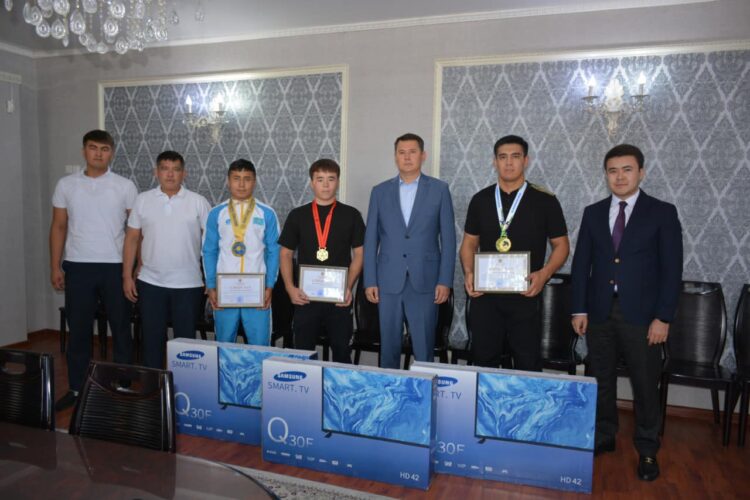 ТҮРКІСТАН: ПАУЭРЛИФТИНГТЕН АЗИЯ ЧЕМПИОНАТЫНДА ҚҰРМЕТ КӨРСЕТІЛДІ