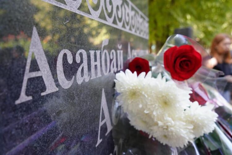 АСАНБАЙ АСҚАРОВТЫҢ ТУҒАНЫНА 100 ЖЫЛ