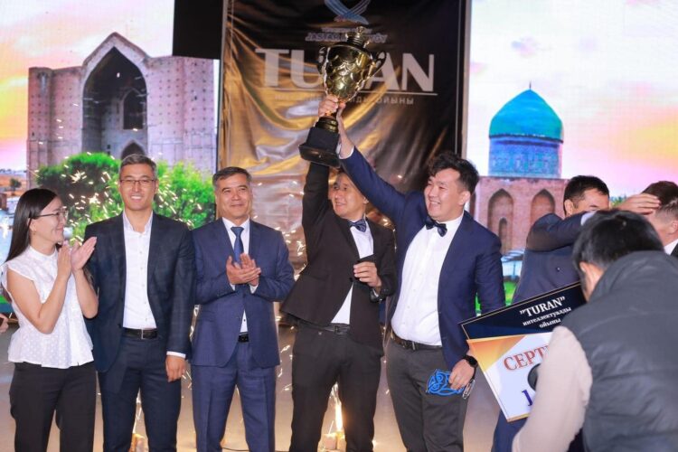 ТҮРКІСТАН ОБЛЫСЫНДА «TURAN» ИНТЕЛЕКТУАЛДЫ САЙЫСЫ МӘРЕСІНЕ ЖЕТТІ