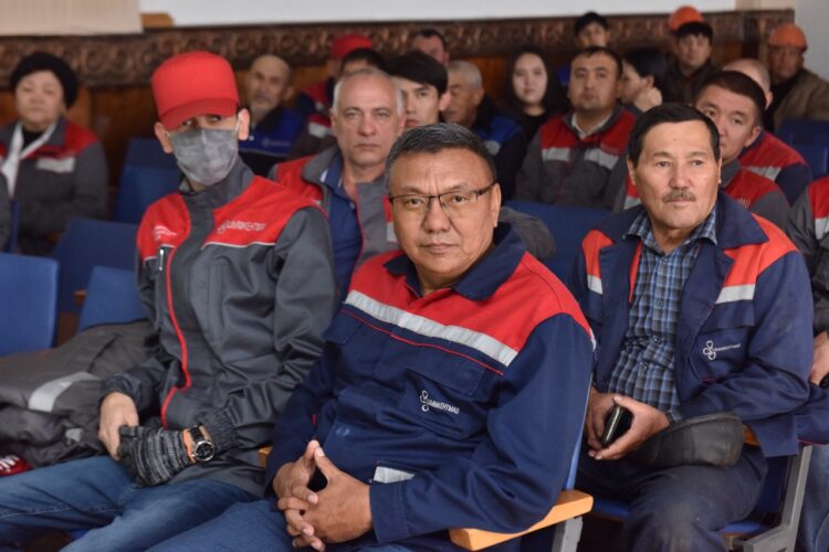 «ШЫМКЕНТ МАЙ» КӘСІПОРЫНЫНЫҢ ЖҰМЫСШЫЛАРЫ ЖОЛДАУ ЖАЙЛЫ ОЙЛАРЫН ОРТАҒА САЛДЫ