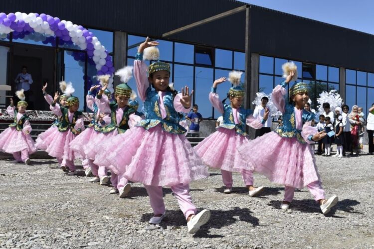 АУДАН ОРТАЛЫҒЫНДА 200 ОРЫНДЫҚ МЕКТЕП БАЛАБАҚША АШЫЛДЫ