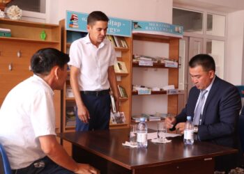 ТҮЛКІБАС АУДАНЫНЫҢ ӘКІМІНІҢ ХАЛЫҚПЕН ЕСЕПТІК КЕЗДЕСУІ МАШАТ ЖӘНЕ АРЫС АУЫЛДЫҚ ОКРУГТЕРІНДЕ ЖАЛҒАСТЫ